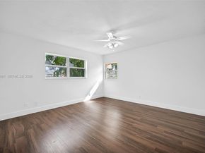 7911 SW 9th St, North Lauderdale FL 33068