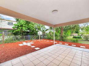 7911 SW 9th St, North Lauderdale FL 33068