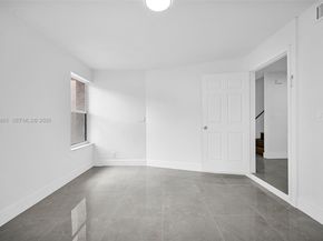 7911 SW 9th St, North Lauderdale FL 33068