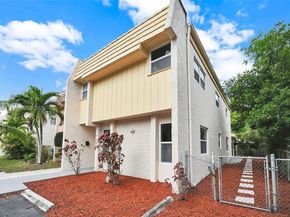 7911 SW 9th St, North Lauderdale FL 33068