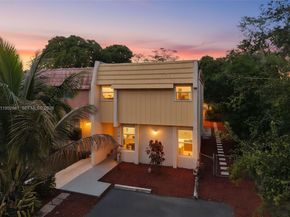 7911 SW 9th St, North Lauderdale FL 33068