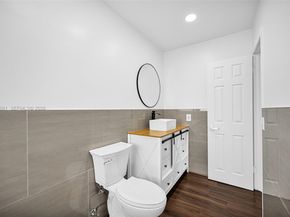 7911 SW 9th St, North Lauderdale FL 33068