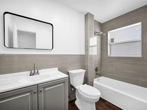 7911 SW 9th St, North Lauderdale FL 33068