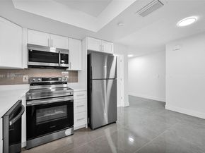 7911 SW 9th St, North Lauderdale FL 33068