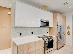 545 SW 11th St 105, Miami FL 33129