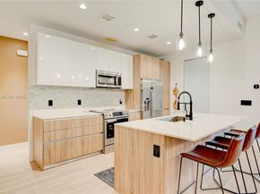545 SW 11th St 105, Miami FL 33129