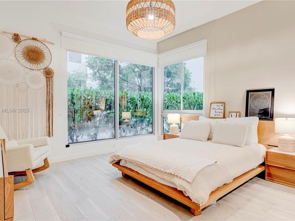 545 SW 11th St 105, Miami FL 33129