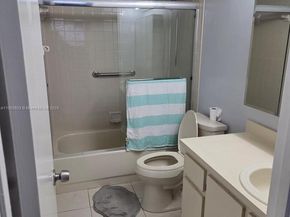 116 Lake Emerald Dr 109, Oakland Park FL 33309