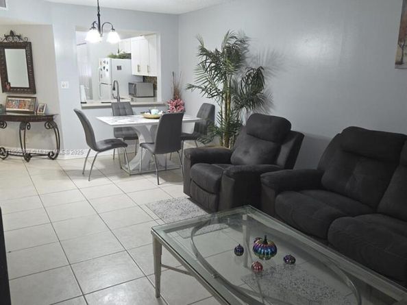 116 Lake Emerald Dr 109, Oakland Park FL 33309