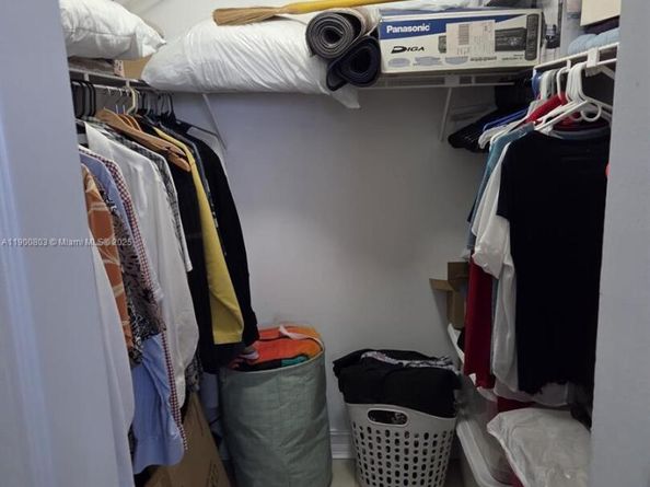 116 Lake Emerald Dr 109, Oakland Park FL 33309