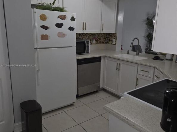 116 Lake Emerald Dr 109, Oakland Park FL 33309