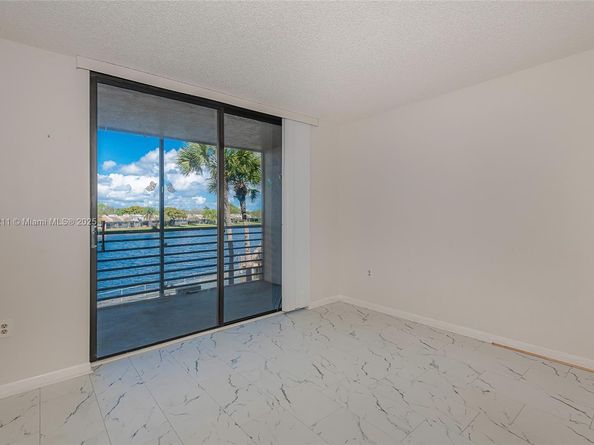 1100 Colony Point Cir 208, Pembroke Pines FL 33026