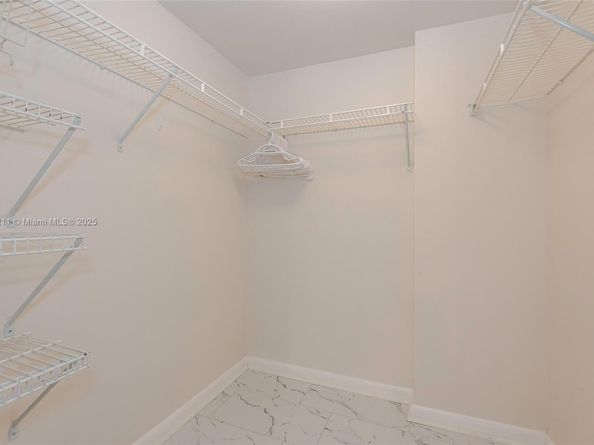 1100 Colony Point Cir 208, Pembroke Pines FL 33026