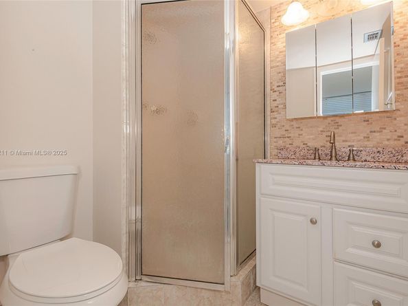 1100 Colony Point Cir 208, Pembroke Pines FL 33026