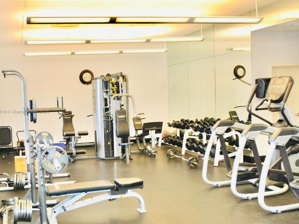 3232 SW 22nd Ter 1008, Miami FL 33145