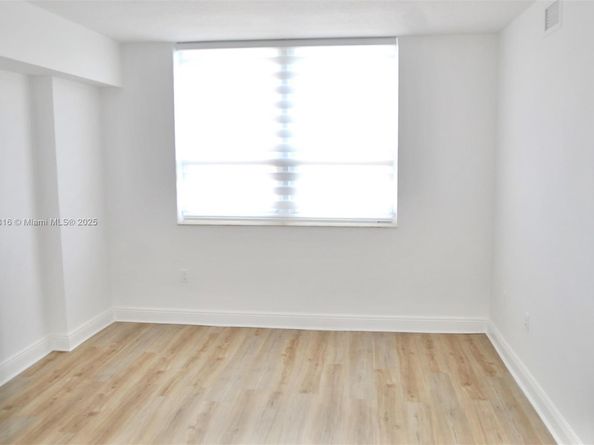 3232 SW 22nd Ter 1008, Miami FL 33145