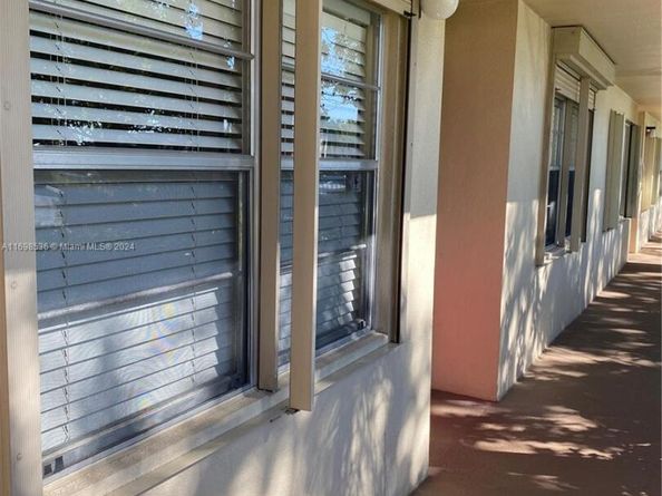 901 SW 128th Ter 103A, Pembroke Pines FL 33027