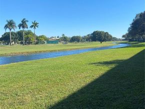 901 SW 128th Ter 103A, Pembroke Pines FL 33027