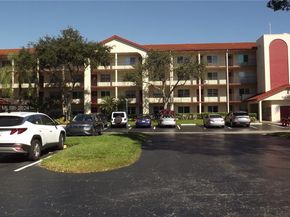 901 SW 128th Ter 103A, Pembroke Pines FL 33027