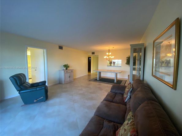 901 SW 128th Ter 103A, Pembroke Pines FL 33027