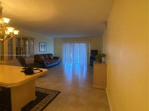 901 SW 128th Ter 103A, Pembroke Pines FL 33027