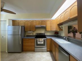 901 SW 128th Ter 103A, Pembroke Pines FL 33027