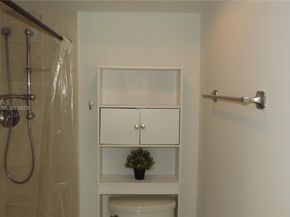 901 SW 128th Ter 103A, Pembroke Pines FL 33027