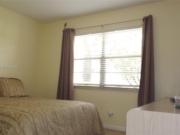 901 SW 128th Ter 103A, Pembroke Pines FL 33027