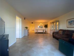 901 SW 128th Ter 103A, Pembroke Pines FL 33027