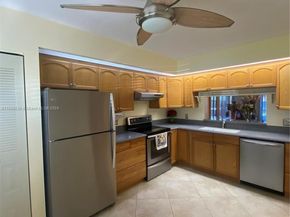 901 SW 128th Ter 103A, Pembroke Pines FL 33027