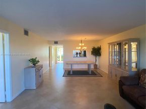 901 SW 128th Ter 103A, Pembroke Pines FL 33027