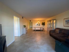 901 SW 128th Ter 103A, Pembroke Pines FL 33027