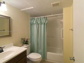 901 SW 128th Ter 103A, Pembroke Pines FL 33027