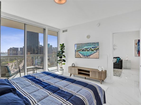 888 Biscayne Blvd 2404, Miami FL 33132