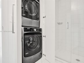 888 Biscayne Blvd 2404, Miami FL 33132