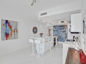 888 Biscayne Blvd 2404, Miami FL 33132