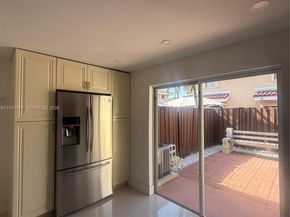 8262 NW 5th Ln 396, Miami FL 33126