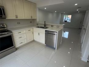 8262 NW 5th Ln 396, Miami FL 33126