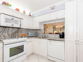 901 Colony Point Cir 107, Pembroke Pines FL 33026