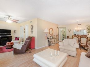 901 Colony Point Cir 107, Pembroke Pines FL 33026