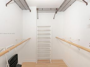 901 Colony Point Cir 107, Pembroke Pines FL 33026