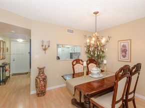 901 Colony Point Cir 107, Pembroke Pines FL 33026