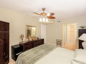 901 Colony Point Cir 107, Pembroke Pines FL 33026