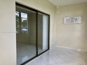 4270 NW 40th St 103, Lauderdale Lakes FL 33319