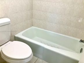 4270 NW 40th St 103, Lauderdale Lakes FL 33319