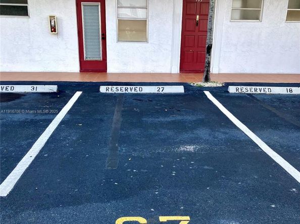 4270 NW 40th St 103, Lauderdale Lakes FL 33319