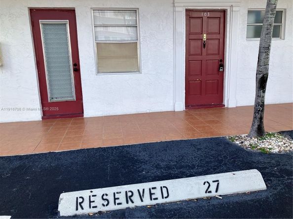 4270 NW 40th St 103, Lauderdale Lakes FL 33319