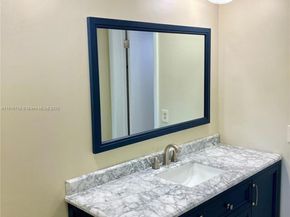 4270 NW 40th St 103, Lauderdale Lakes FL 33319