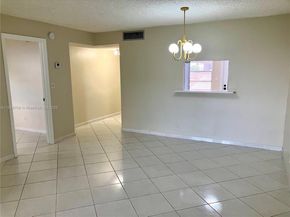 4270 NW 40th St 103, Lauderdale Lakes FL 33319