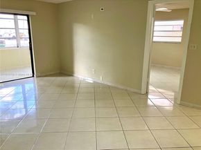 4270 NW 40th St 103, Lauderdale Lakes FL 33319